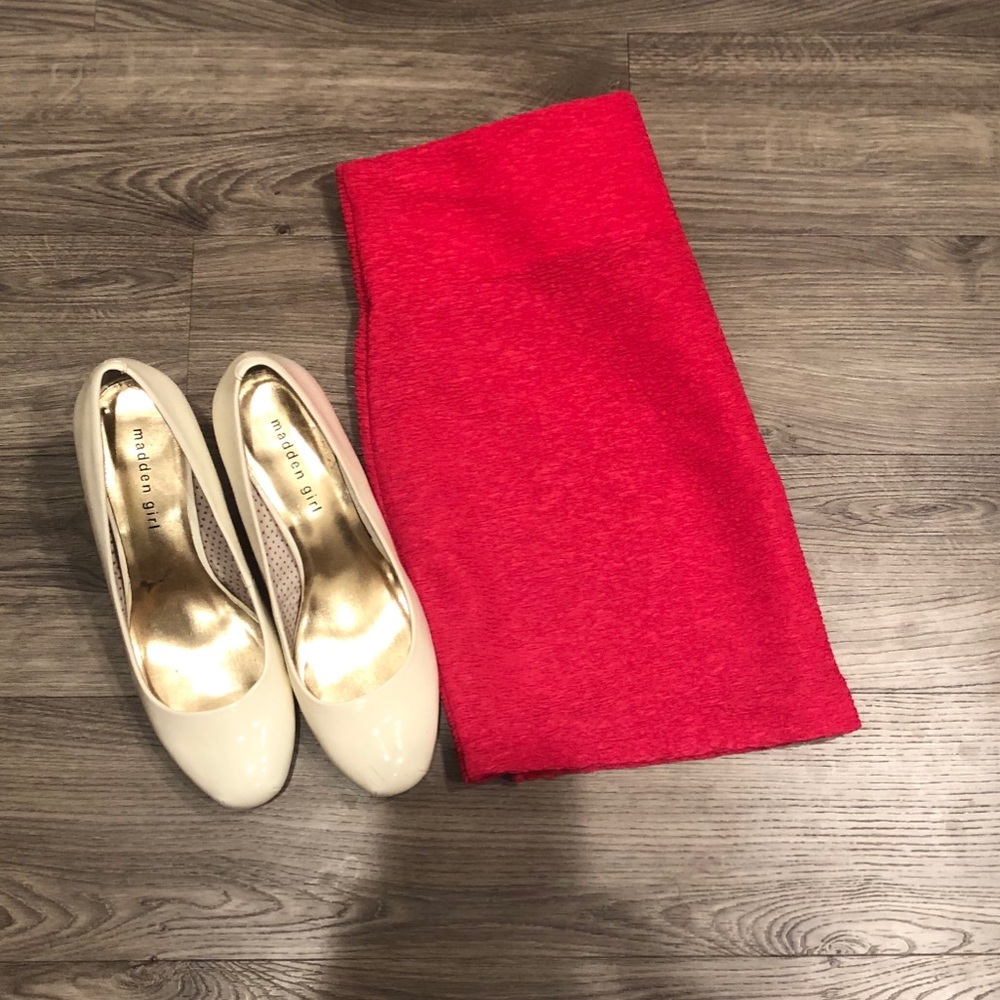 BCBGeneration Mini Skirt - Size Medium